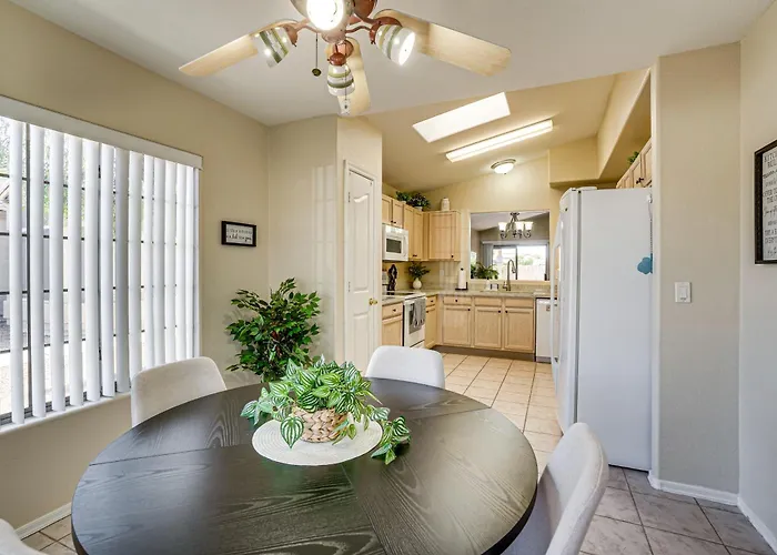 2 Mi To Stadium! Dog-friendly Home, Pool