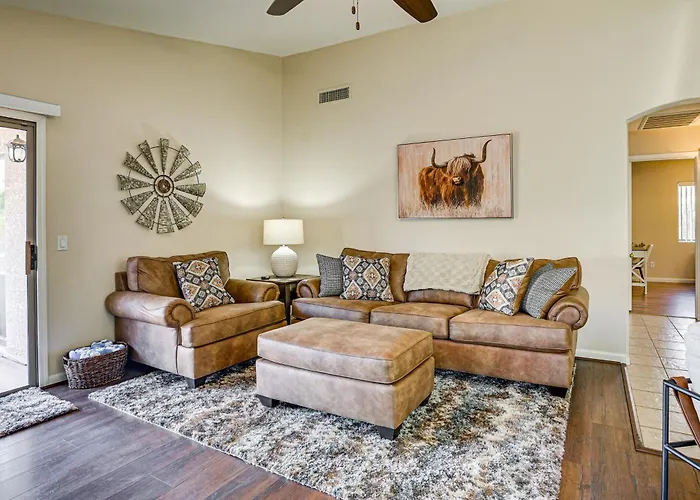 2 Mi To Stadium! Dog-friendly Home, Pool Surprise