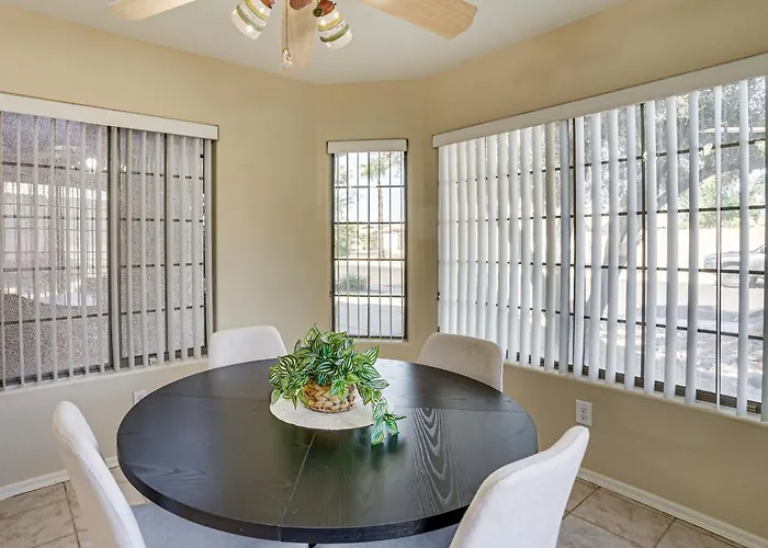 2 Mi To Stadium! Dog-friendly Home, Pool Holiday home