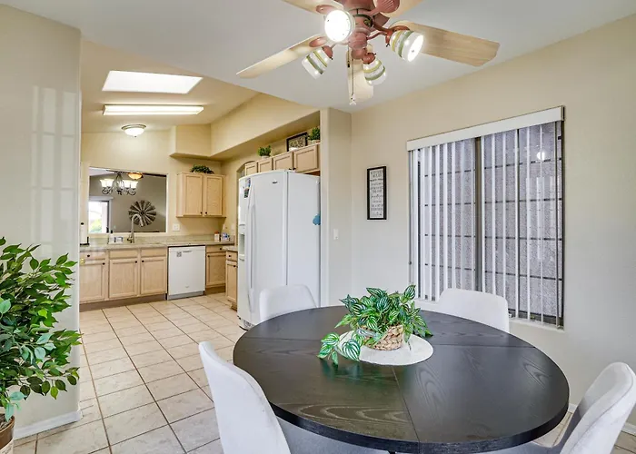 2 Mi To Stadium! Dog-friendly Home, Pool Holiday home *