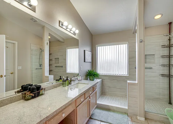 2 Mi To Stadium! Dog-friendly Home, Pool