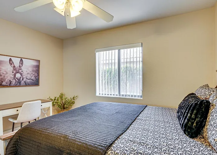 Holiday home 2 Mi To Stadium! Dog-friendly Home, Pool Surprise