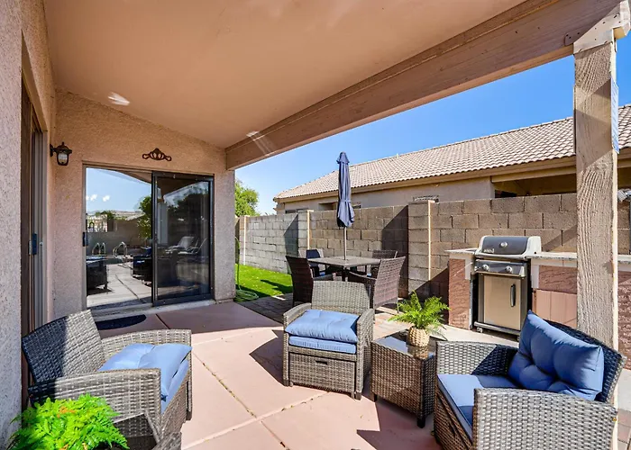 2 Mi To Stadium! Dog-friendly Home, Pool Holiday home Surprise