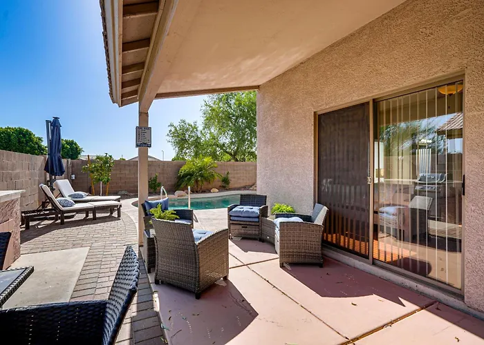2 Mi To Stadium! Dog-friendly Home, Pool
