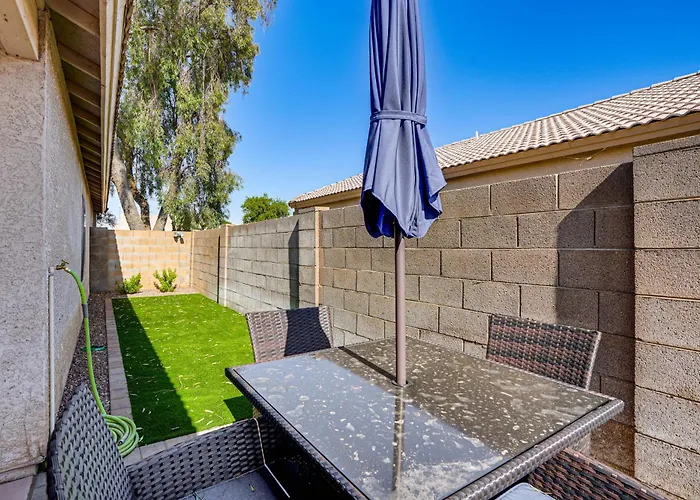 2 Mi To Stadium! Dog-friendly Home, Pool *